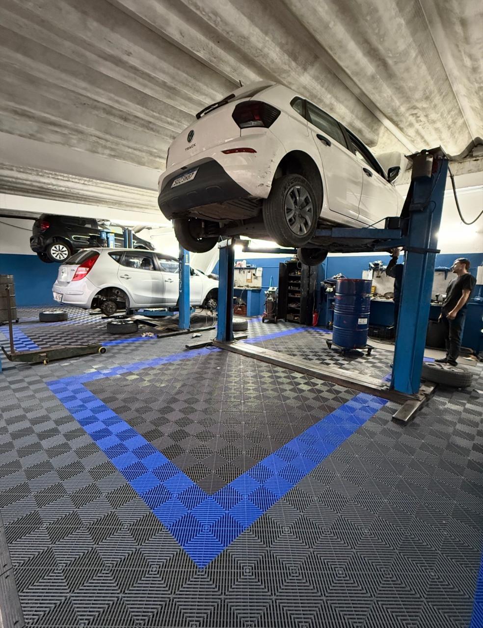 Veículo elevado para manutenção preventiva